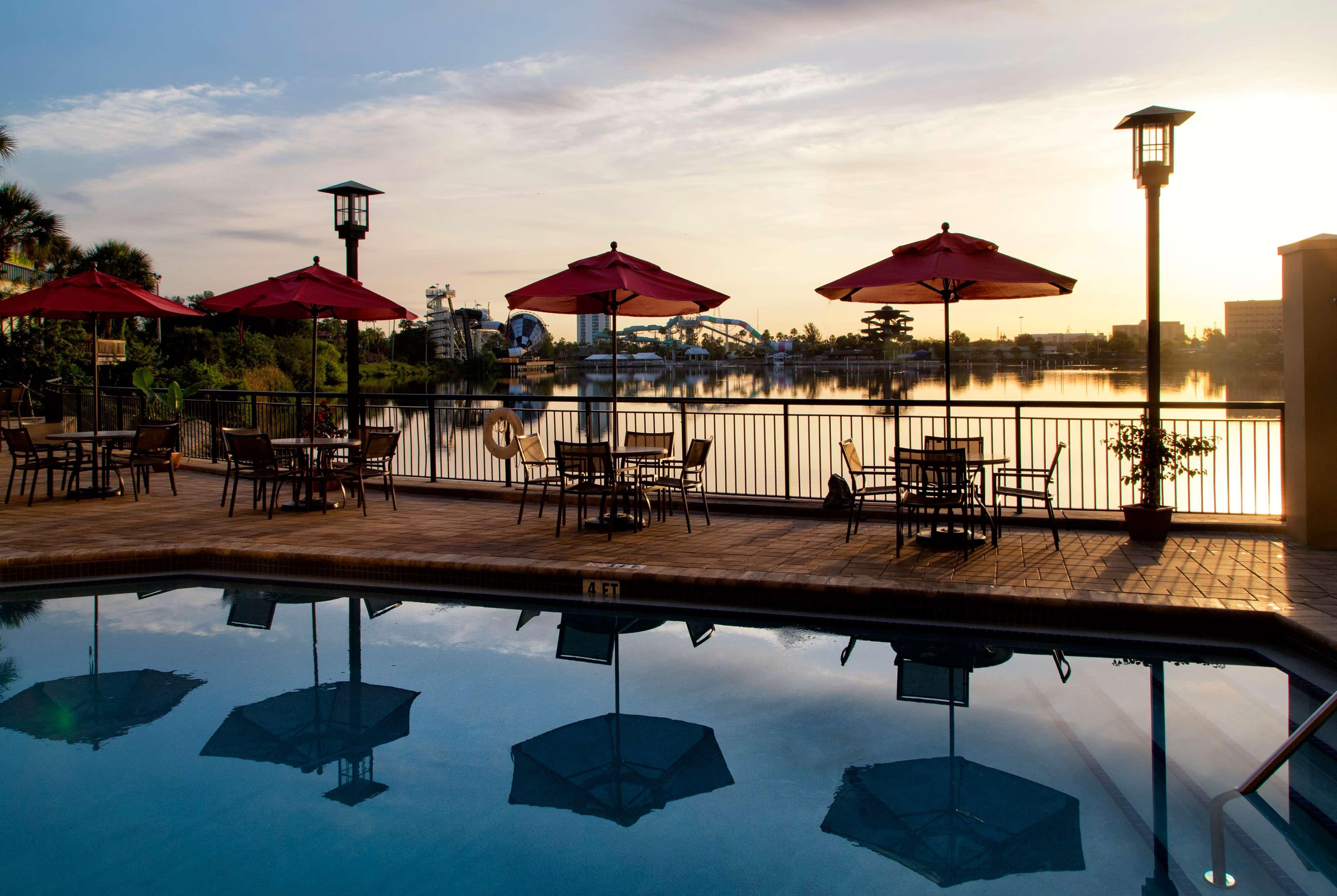 Ramada Plaza By Wyndham Orlando Resort & Suites Intl Drive Екстериор снимка