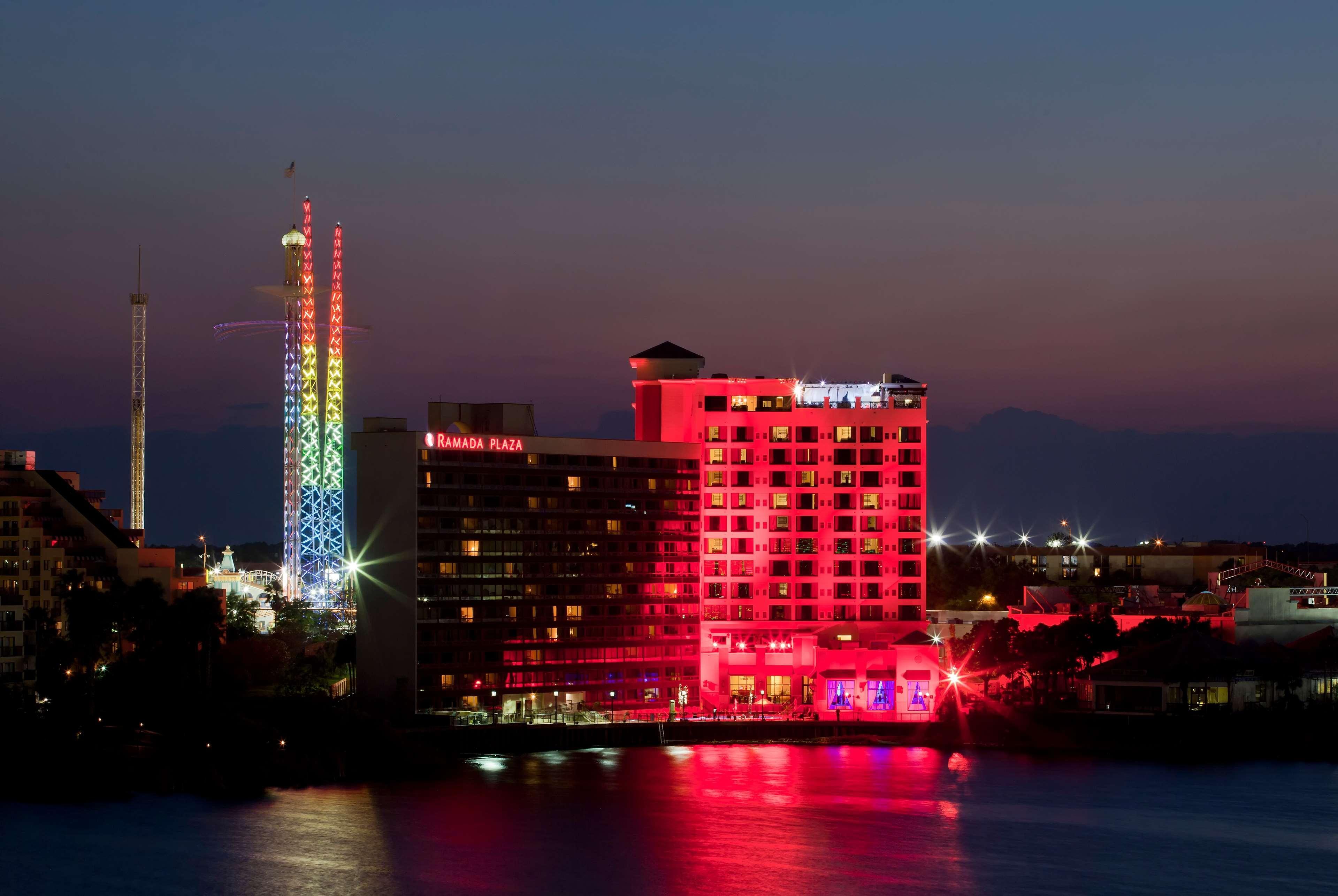 Ramada Plaza By Wyndham Orlando Resort & Suites Intl Drive Екстериор снимка