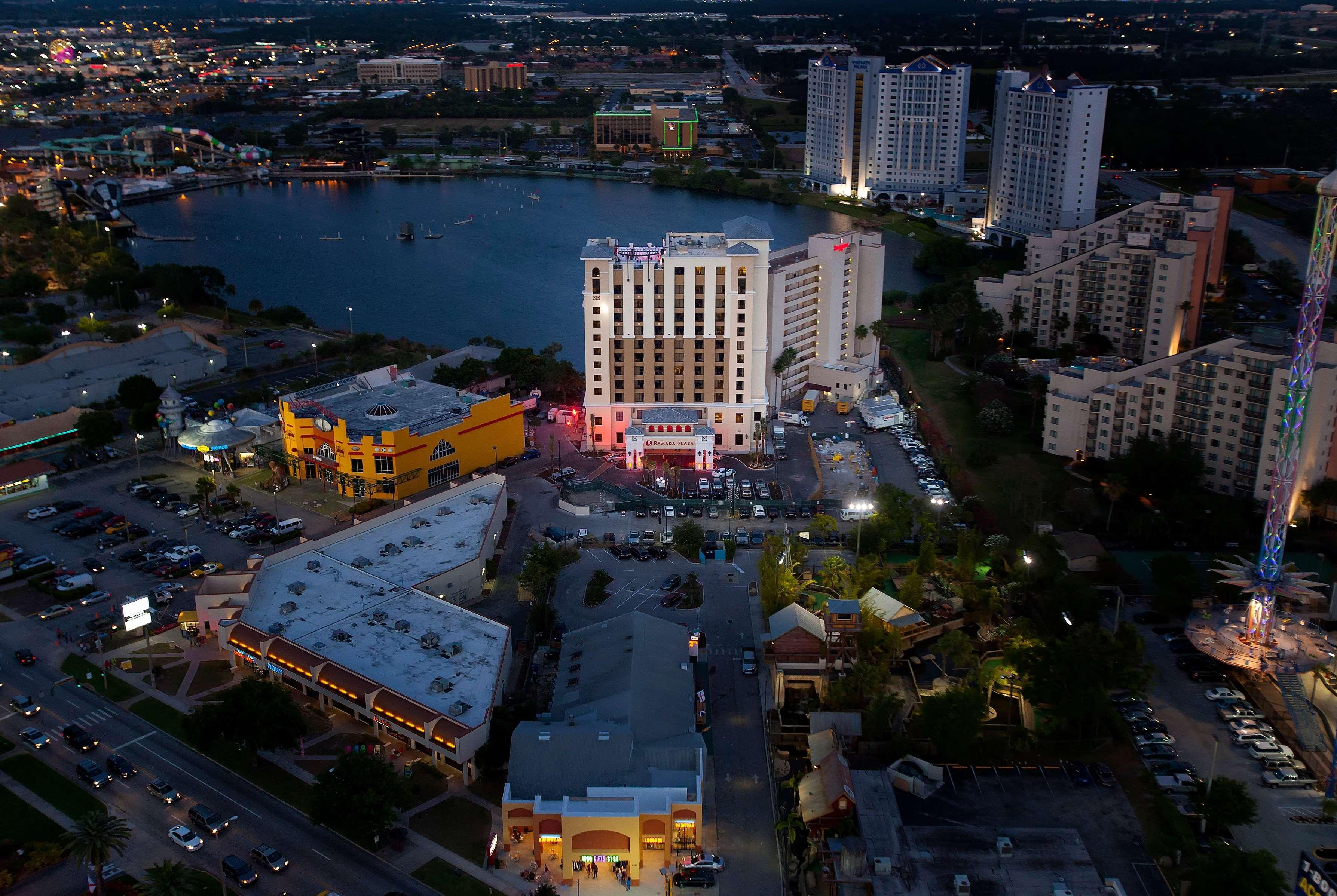Ramada Plaza By Wyndham Orlando Resort & Suites Intl Drive Екстериор снимка