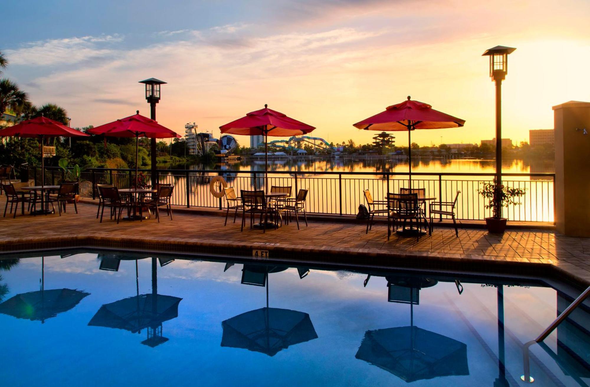 Ramada Plaza By Wyndham Orlando Resort & Suites Intl Drive Екстериор снимка