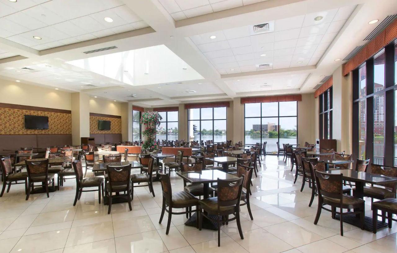 Ramada Plaza By Wyndham Orlando Resort & Suites Intl Drive Екстериор снимка